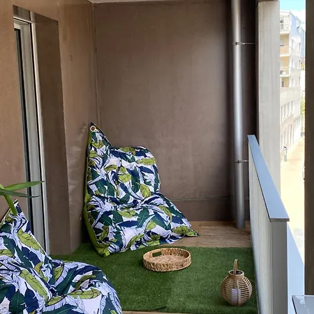 Le Petit Anjou, Cocon Chaleureux Et Apaisant Ανζέρ